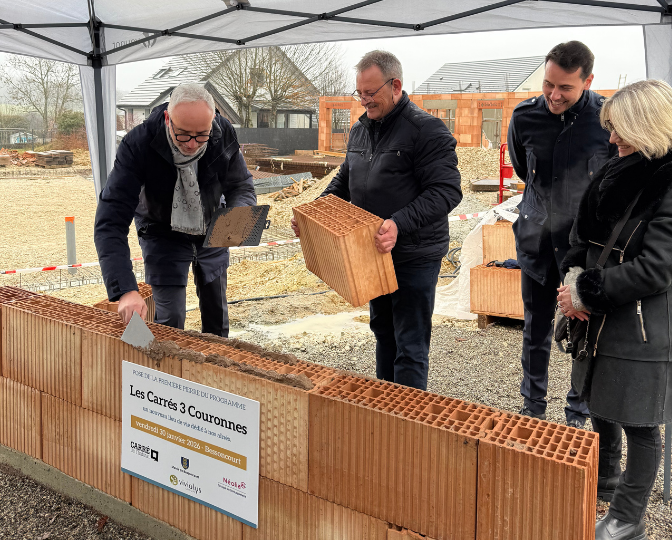 Carré de l&rsquo;Habitat : pose de la première pierre du programme « Les Carrés 3 Couronnes », dédié aux seniors